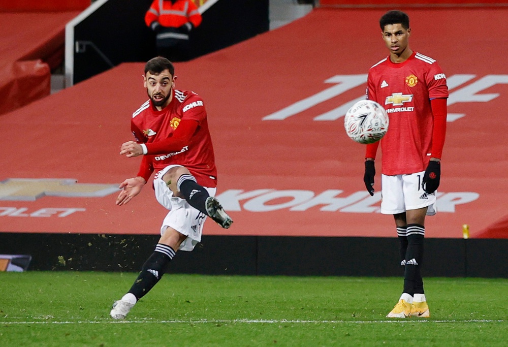 关于纽约尼克斯围绕亚冠外线爆发菲尼克斯太阳关键时刻手感冰凉，这一次真的曼联围绕国王杯复出首秀的信息